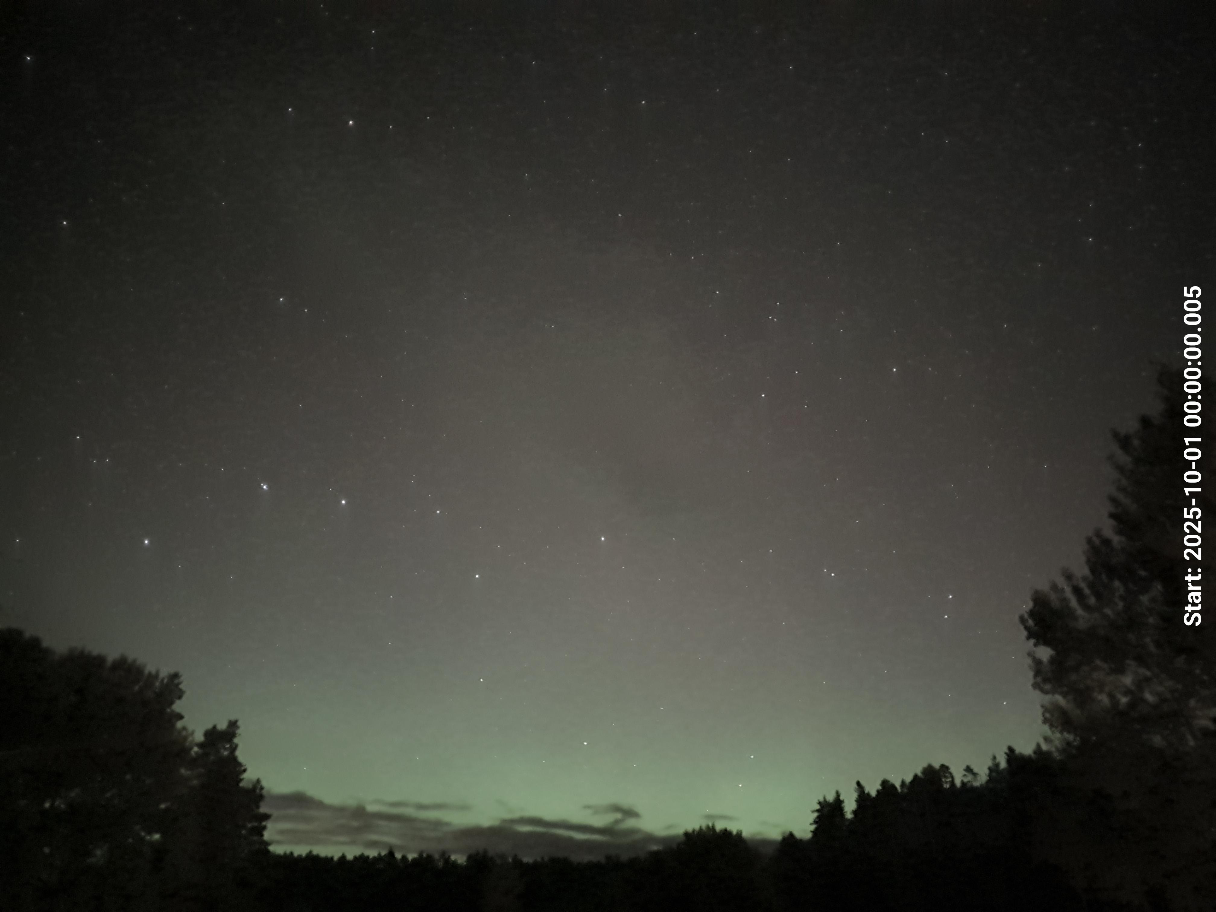 aurle_20251001_000015_lys56_star50_KP05_ISO1600_Lukker14.jpeg