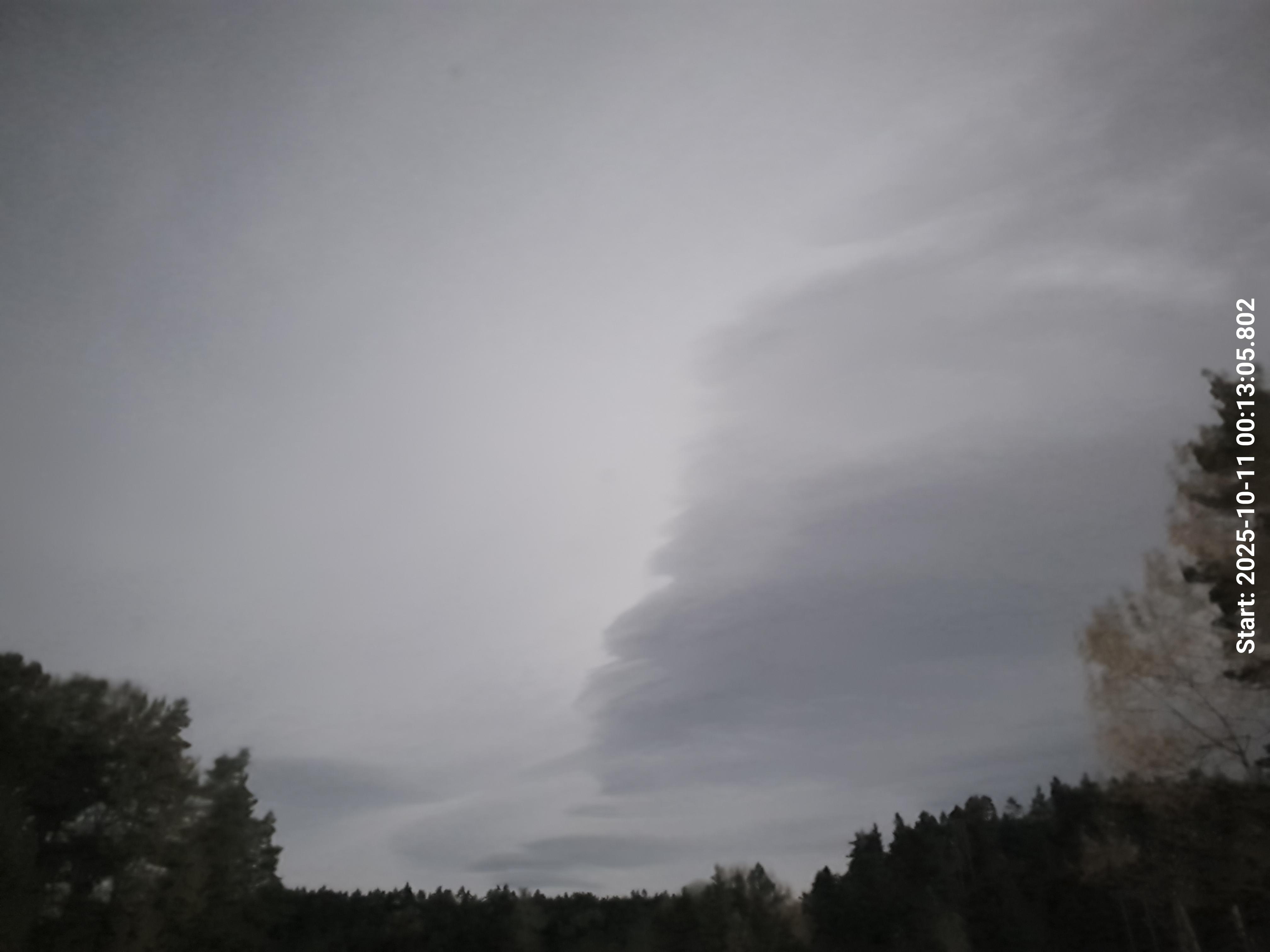 aurle_20251011_001322_lys126_star50_KP01_ISO950_Lukker15.jpeg