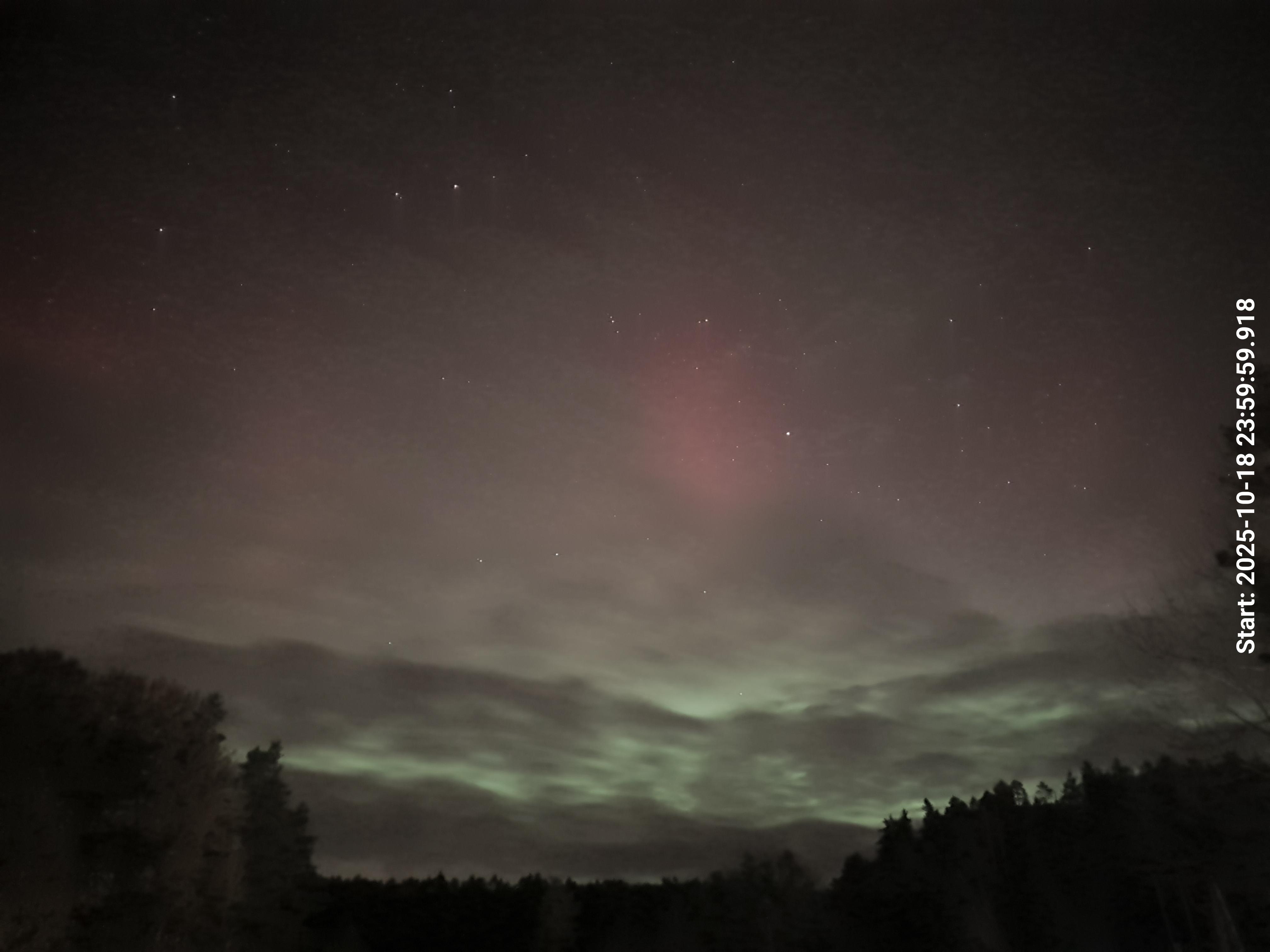 aurle_20251019_000016_lys54_star50_KP02_ISO1000_Lukker15.jpeg
