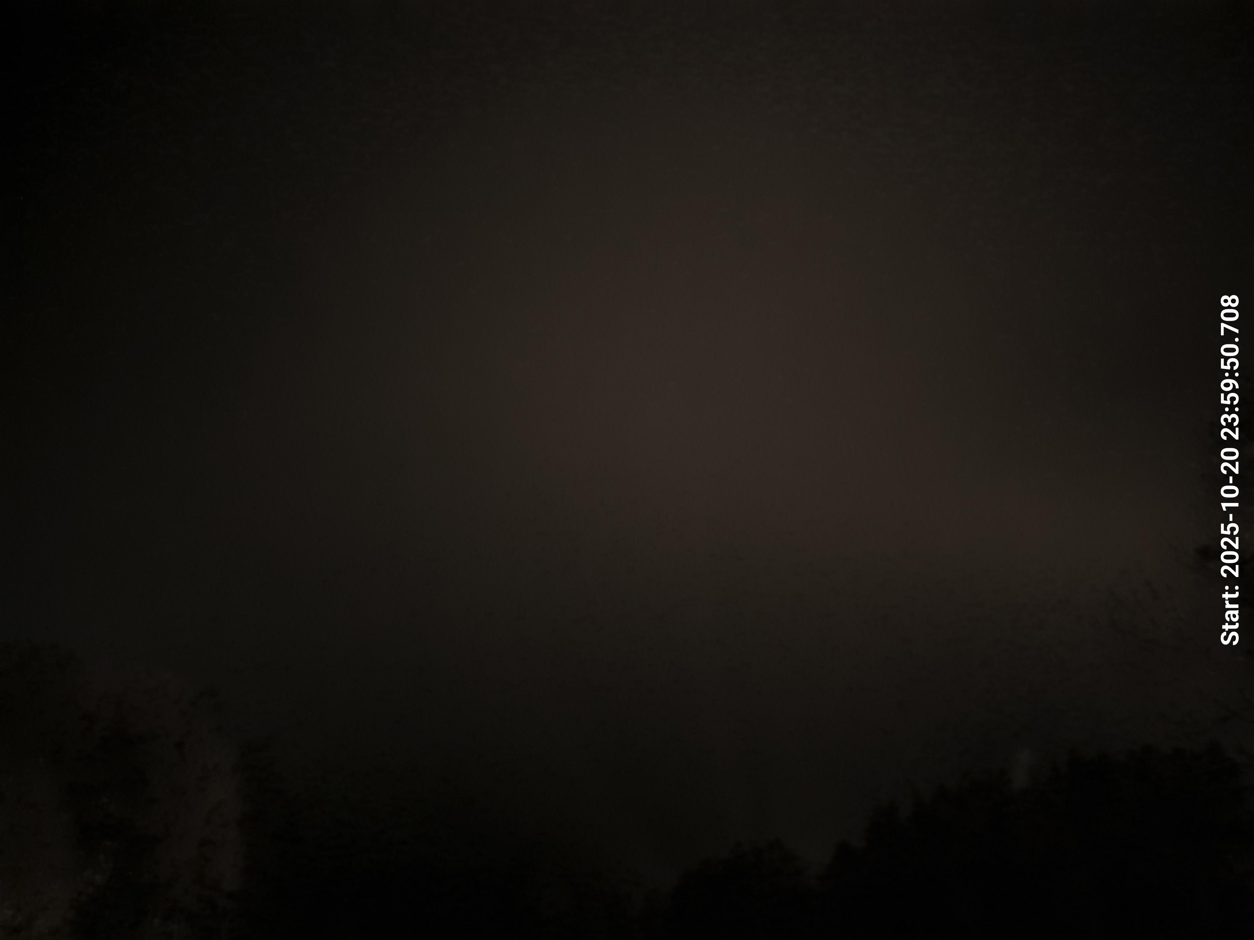 aurle_20251021_000007_lys21_star50_KP01_ISO1000_Lukker15.jpeg