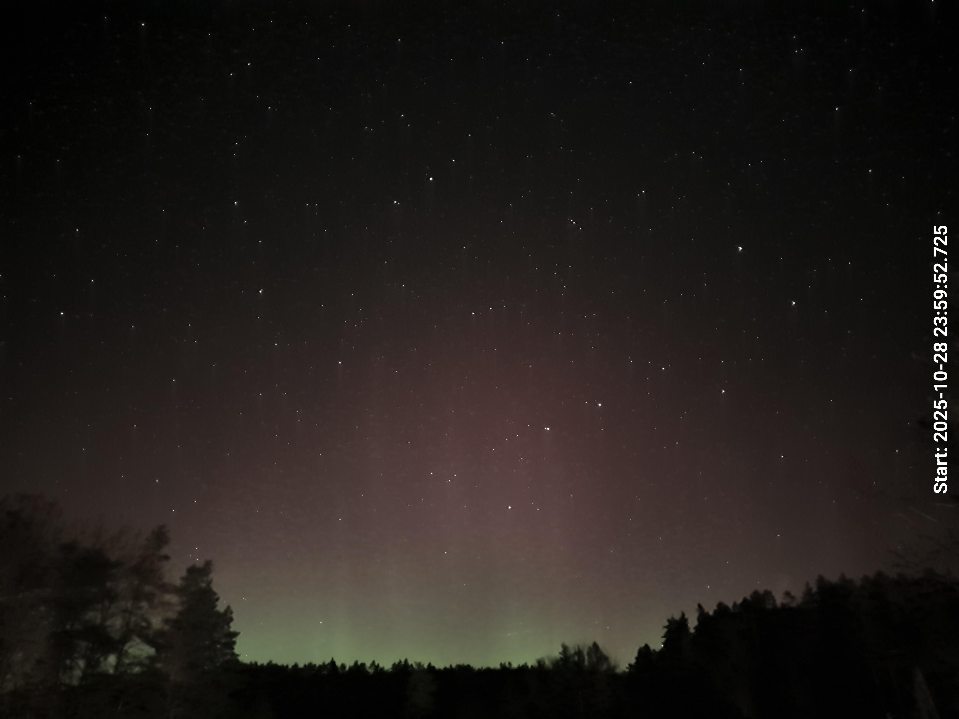 aurle_20251029_000009_lys31_star50_KP03_ISO1000_Lukker15.jpeg