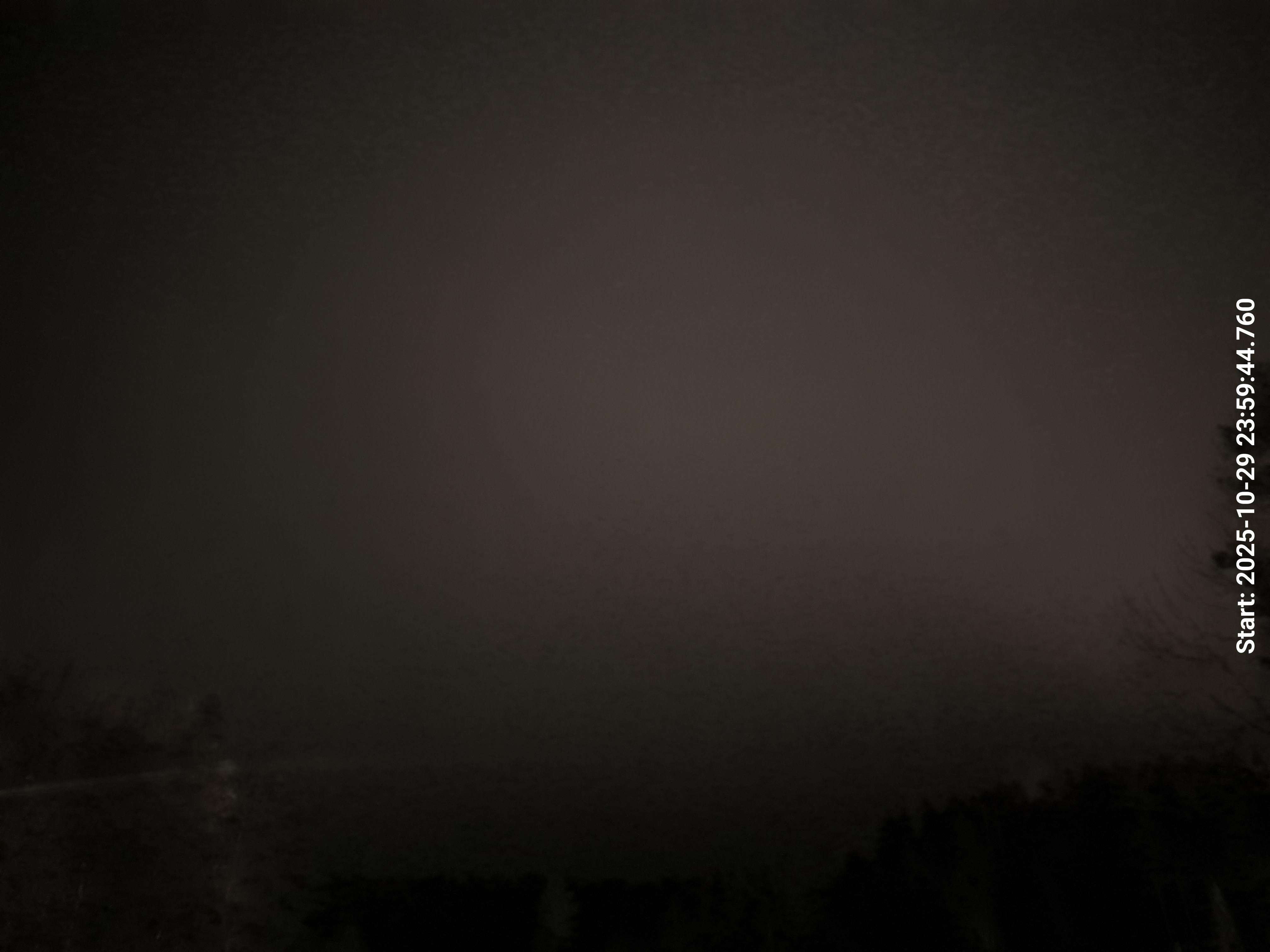 aurle_20251030_000001_lys34_star50_KP03_ISO1000_Lukker15.jpeg