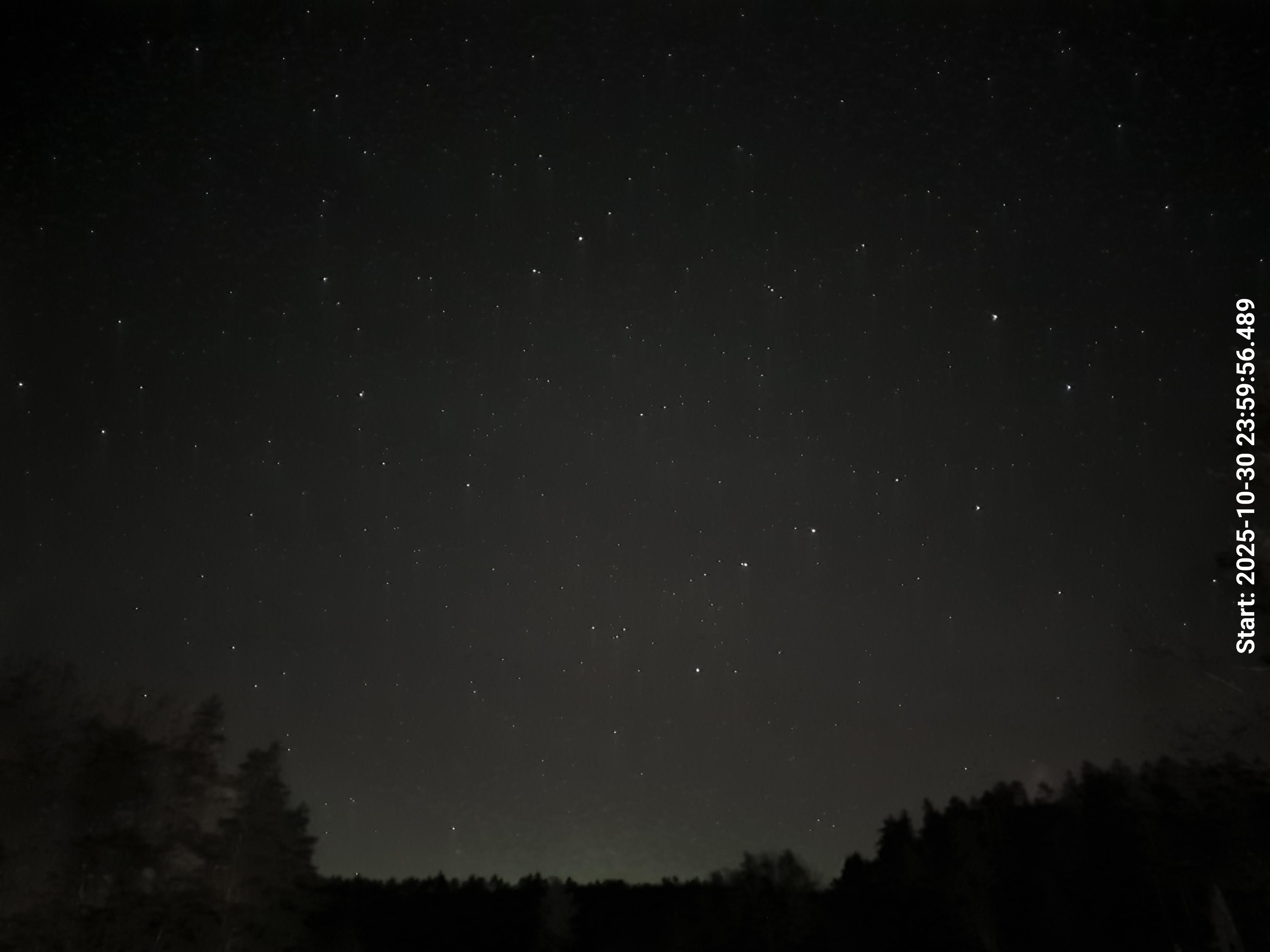 aurle_20251031_000012_lys25_star50_KP03_ISO1000_Lukker15_NL.jpeg
