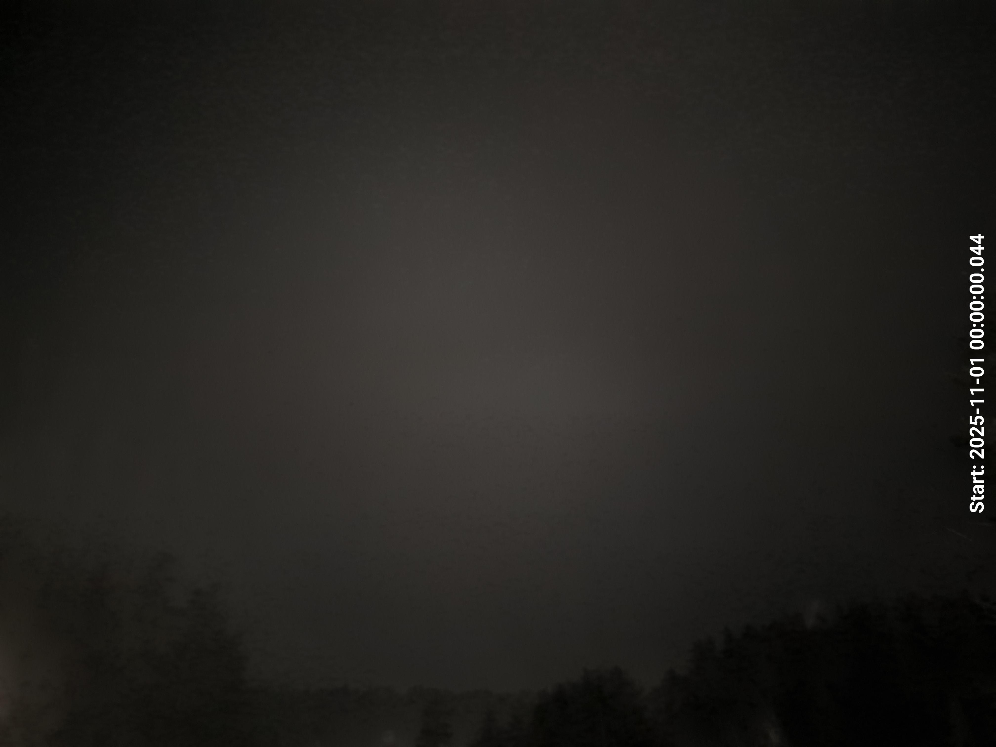 aurle_20251101_000016_lys35_star50_KP01_ISO1000_Lukker15.jpeg