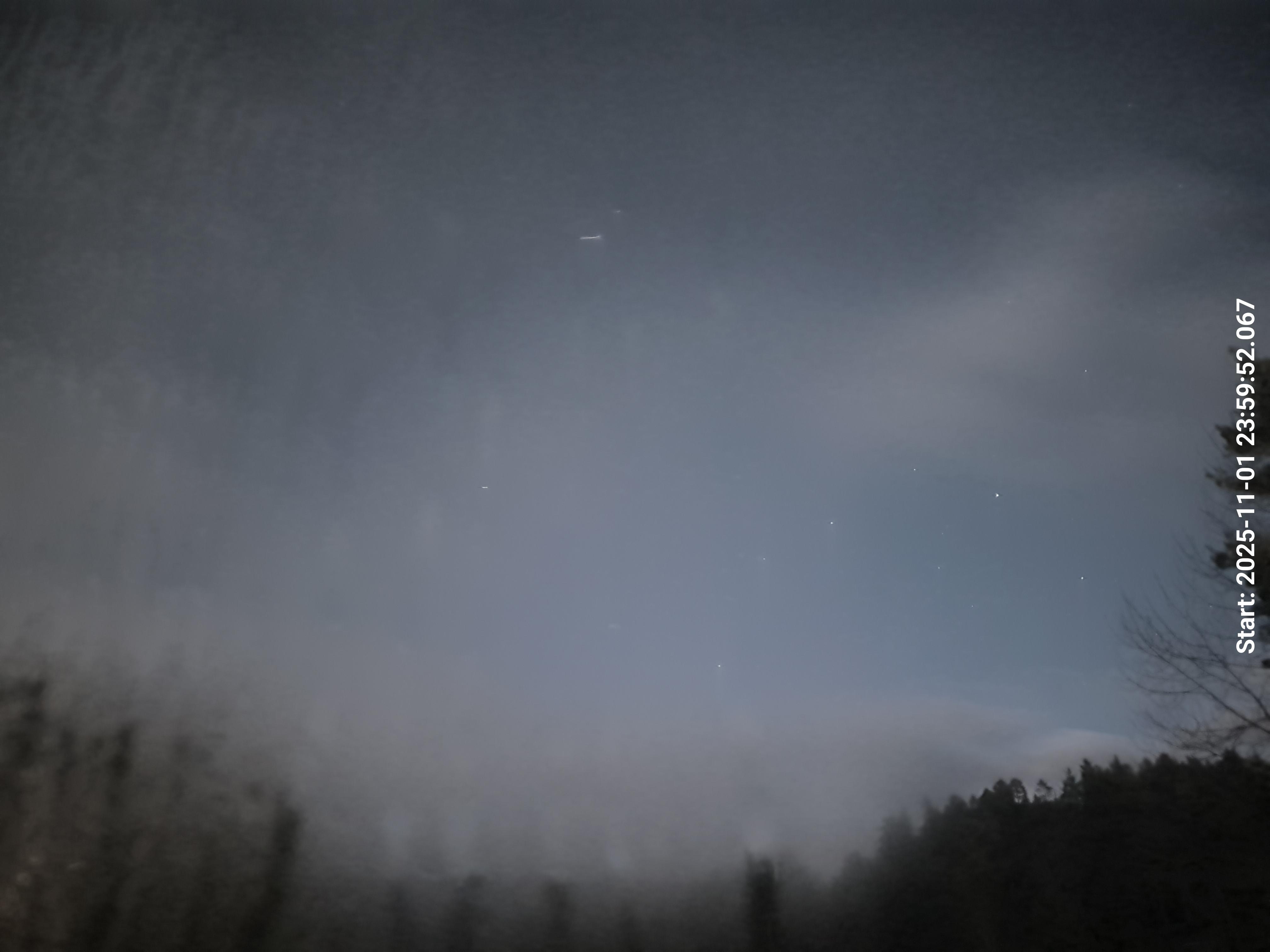 aurle_20251102_000008_lys86_star50_KP02_ISO1000_Lukker15.jpeg