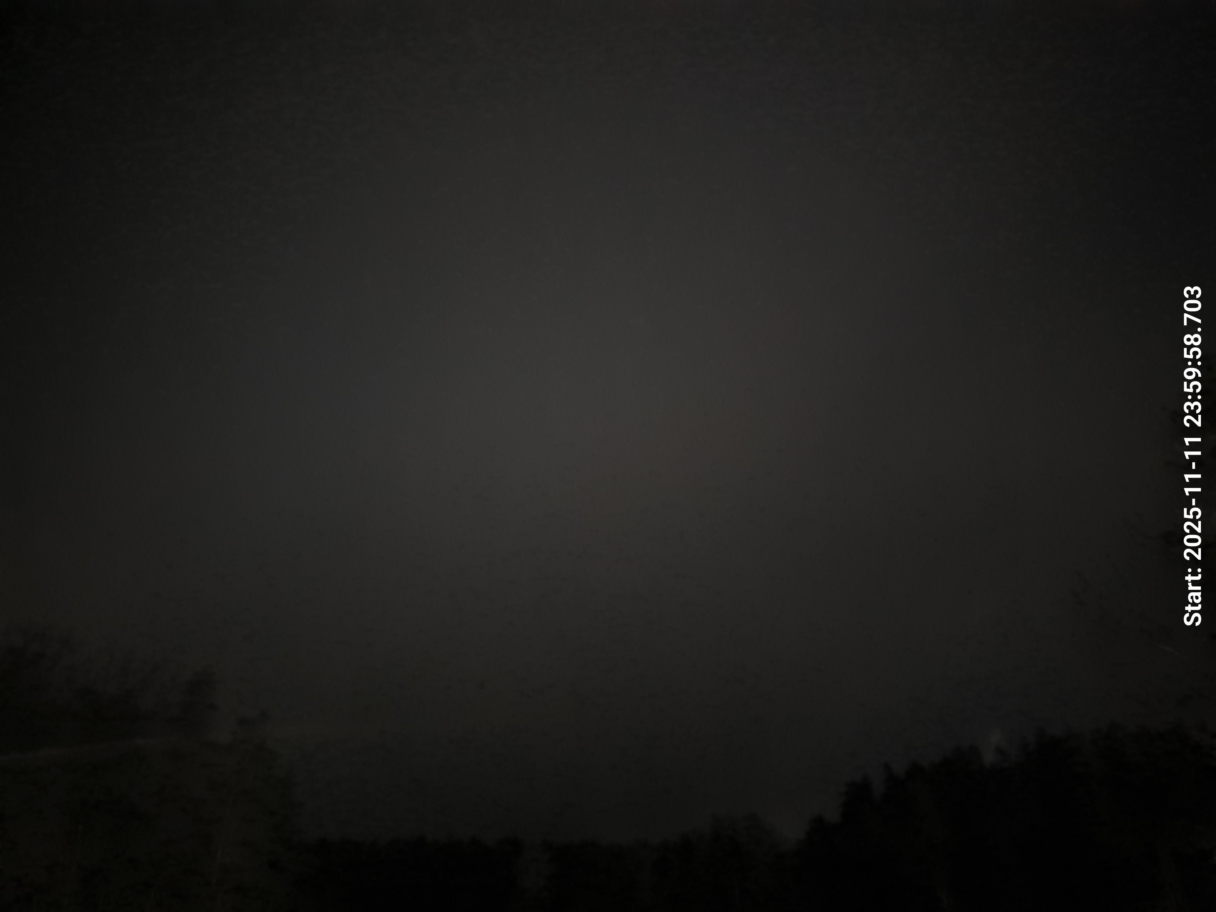 aurle_20251112_000014_lys30_star50_KP01_ISO1000_Lukker15.jpeg