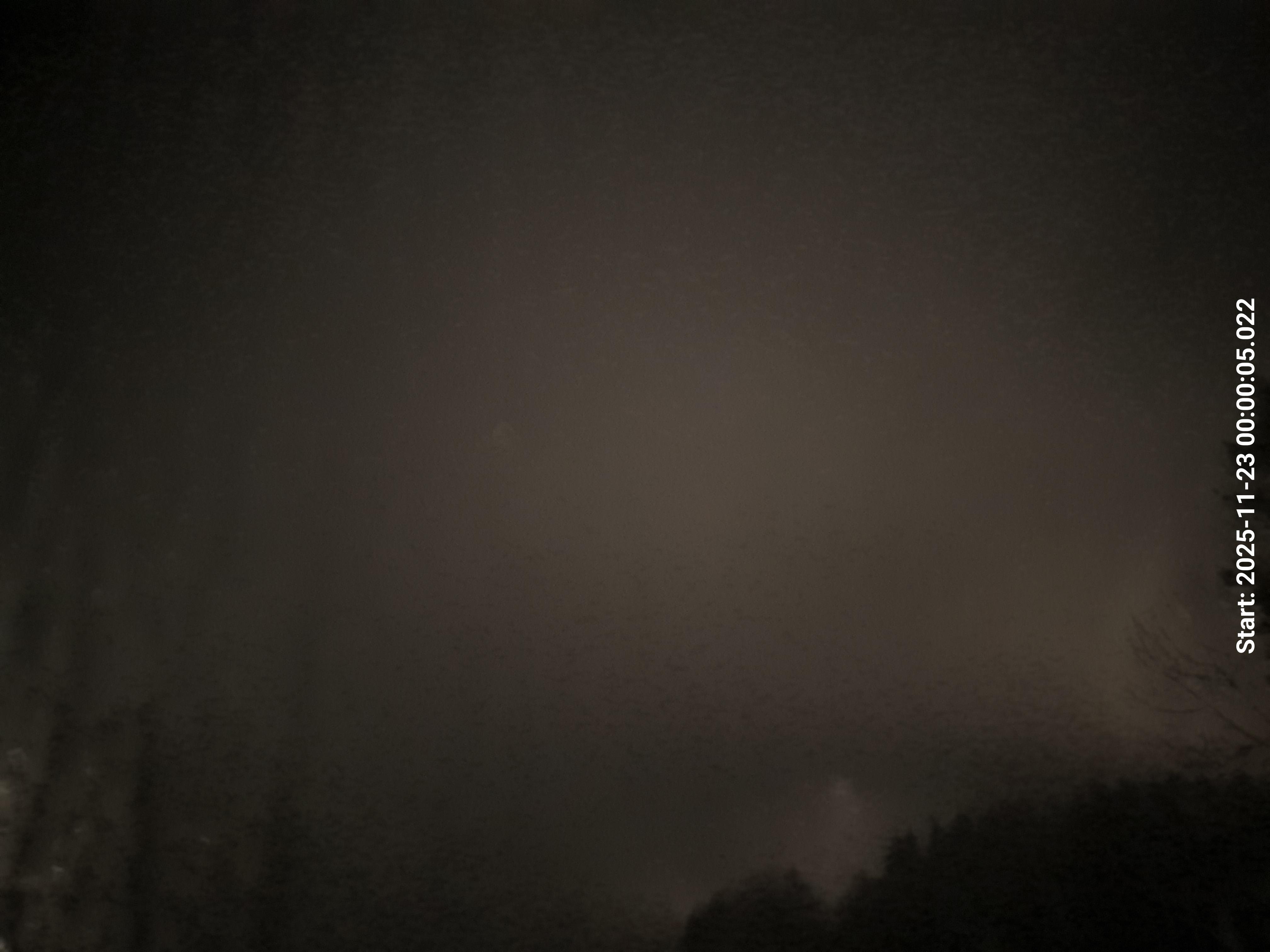 skyle_20251123_000014_lys40_star50_KP02_ISO1600_Lukker8.jpeg