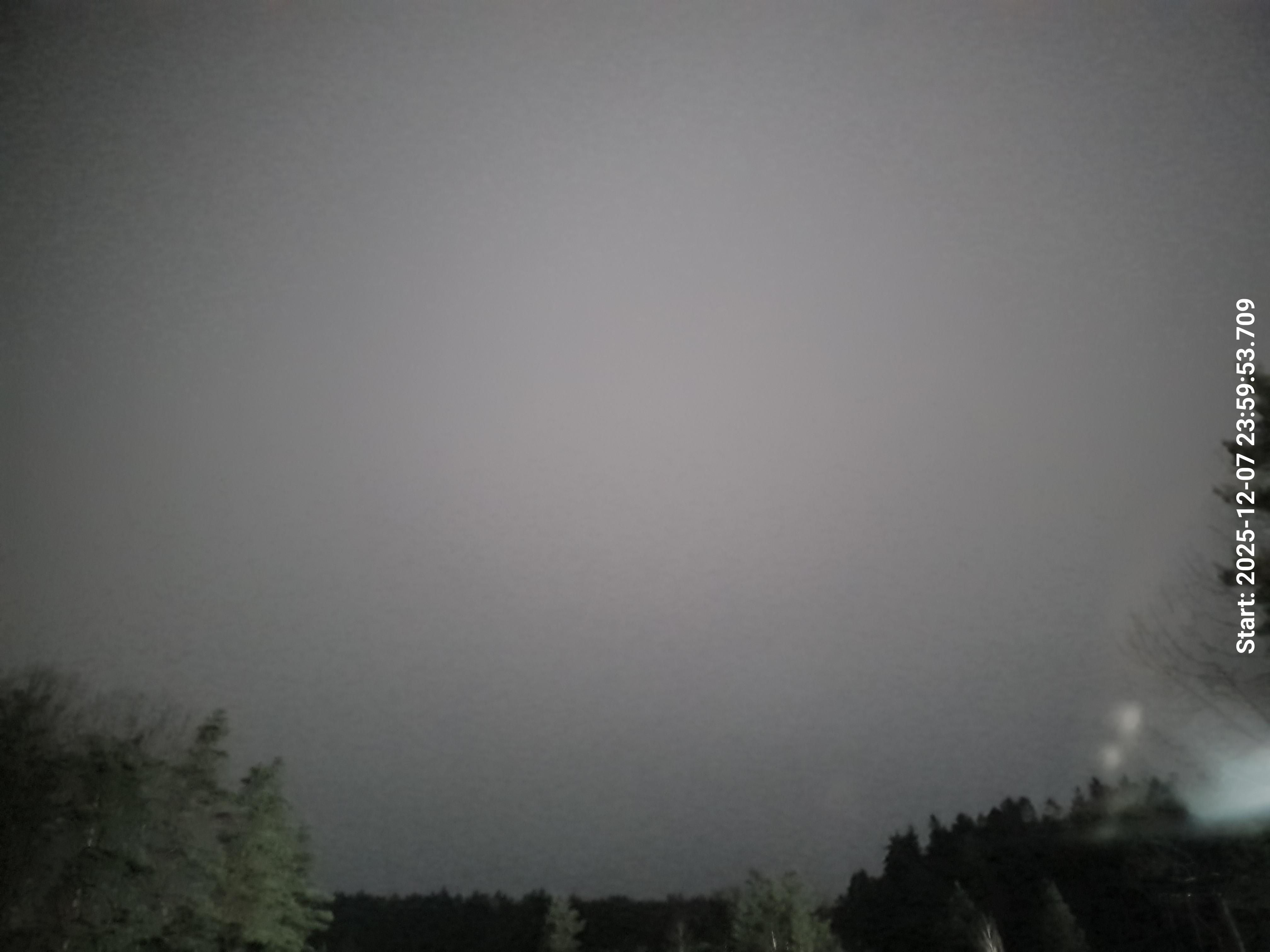 skyle_20251208_000003_lys103_star50_KP00_ISO1600_Lukker8.jpeg
