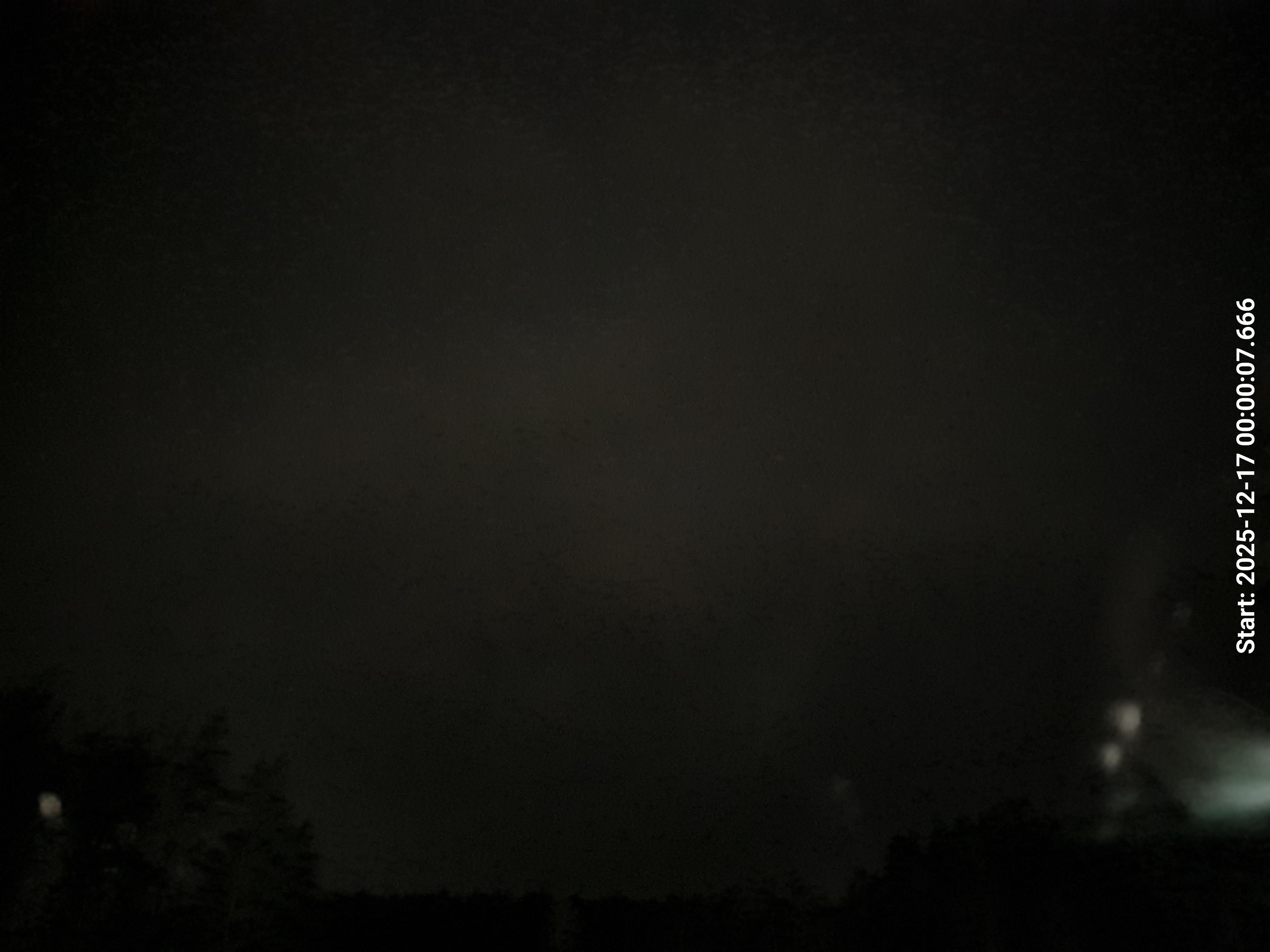 skyle_20251217_000016_lys19_star50_KP02_ISO1600_Lukker8.jpeg