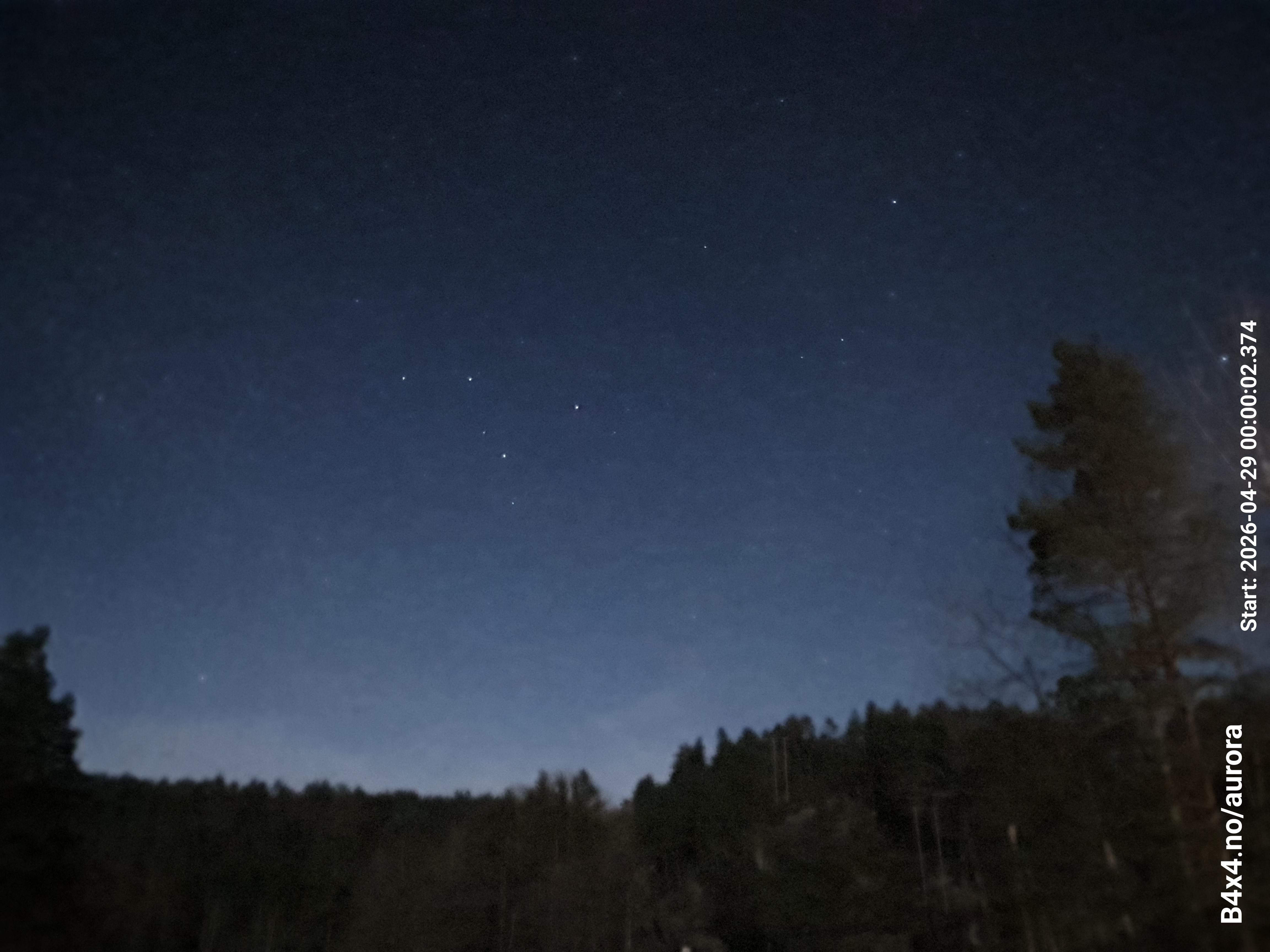 aurle_20260429_000018_lys45_star50_KP00_ISO1000_Lukker15.jpeg