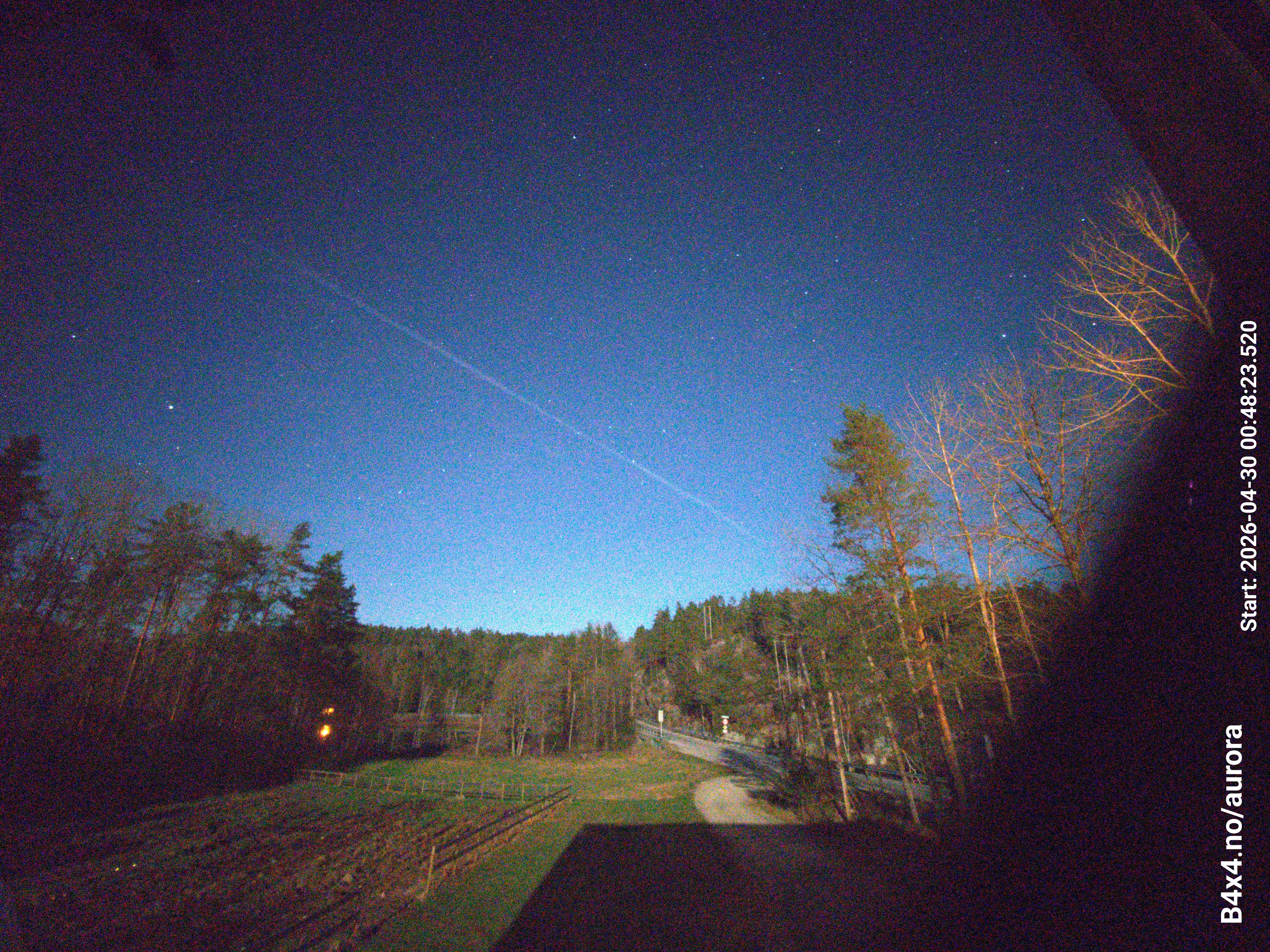 aurle_20260430_004839_lys68_star50_KPX_ISO1000_Lukker15.jpg