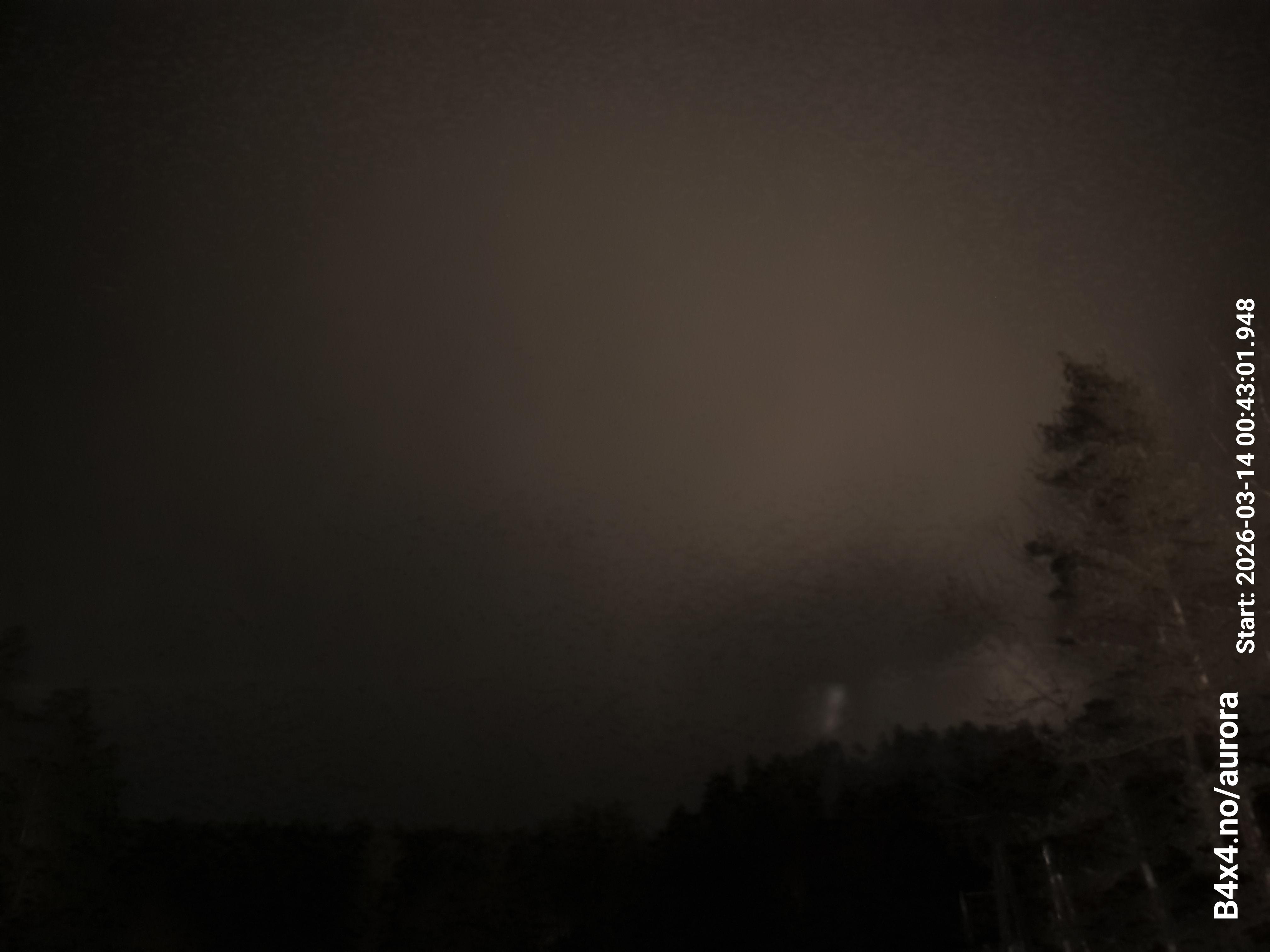 aurle_20260314_004318_lys35_star50_KP05_ISO1000_Lukker15.jpeg