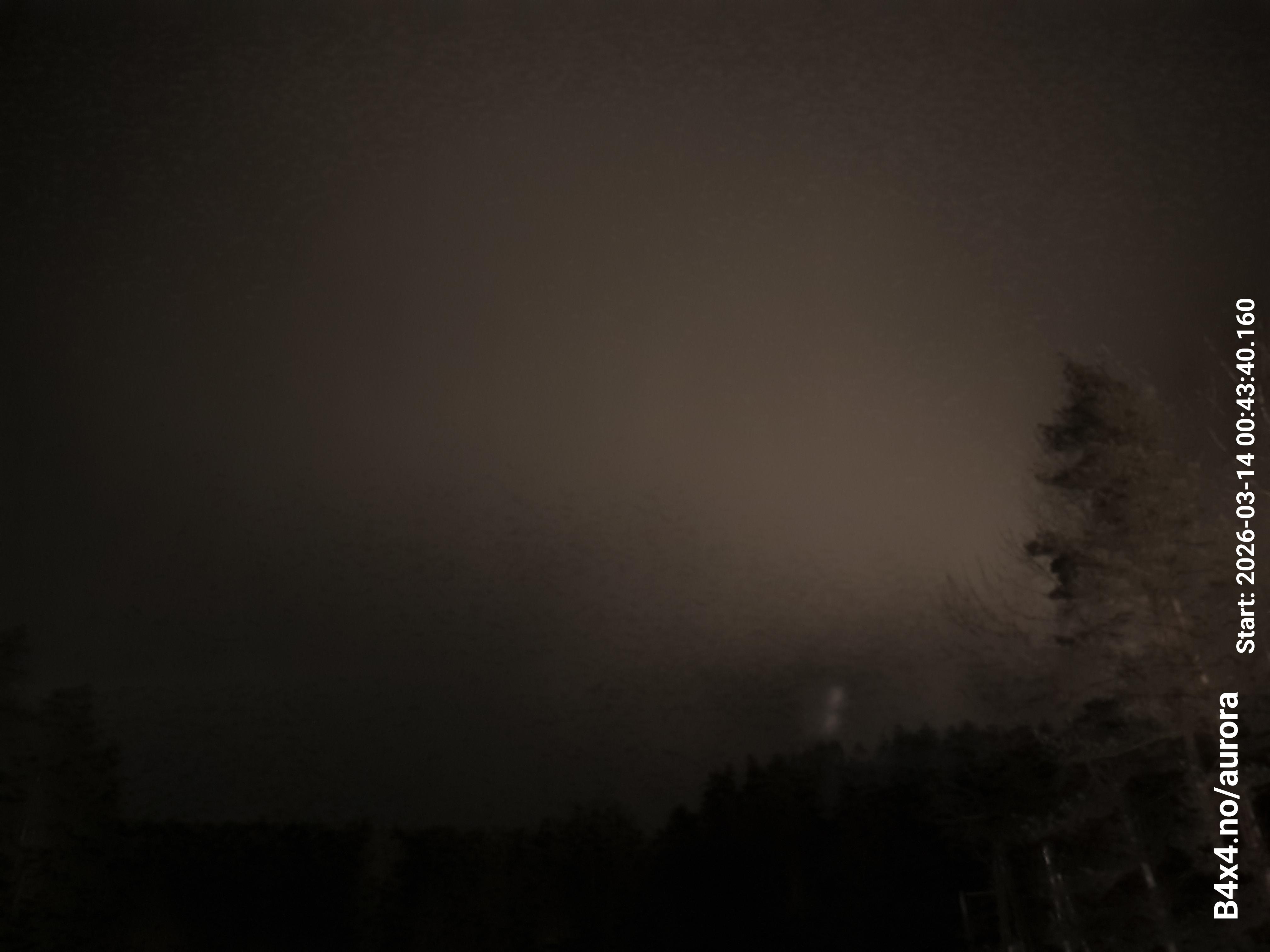 aurle_20260314_004356_lys35_star50_KP05_ISO1000_Lukker15.jpeg