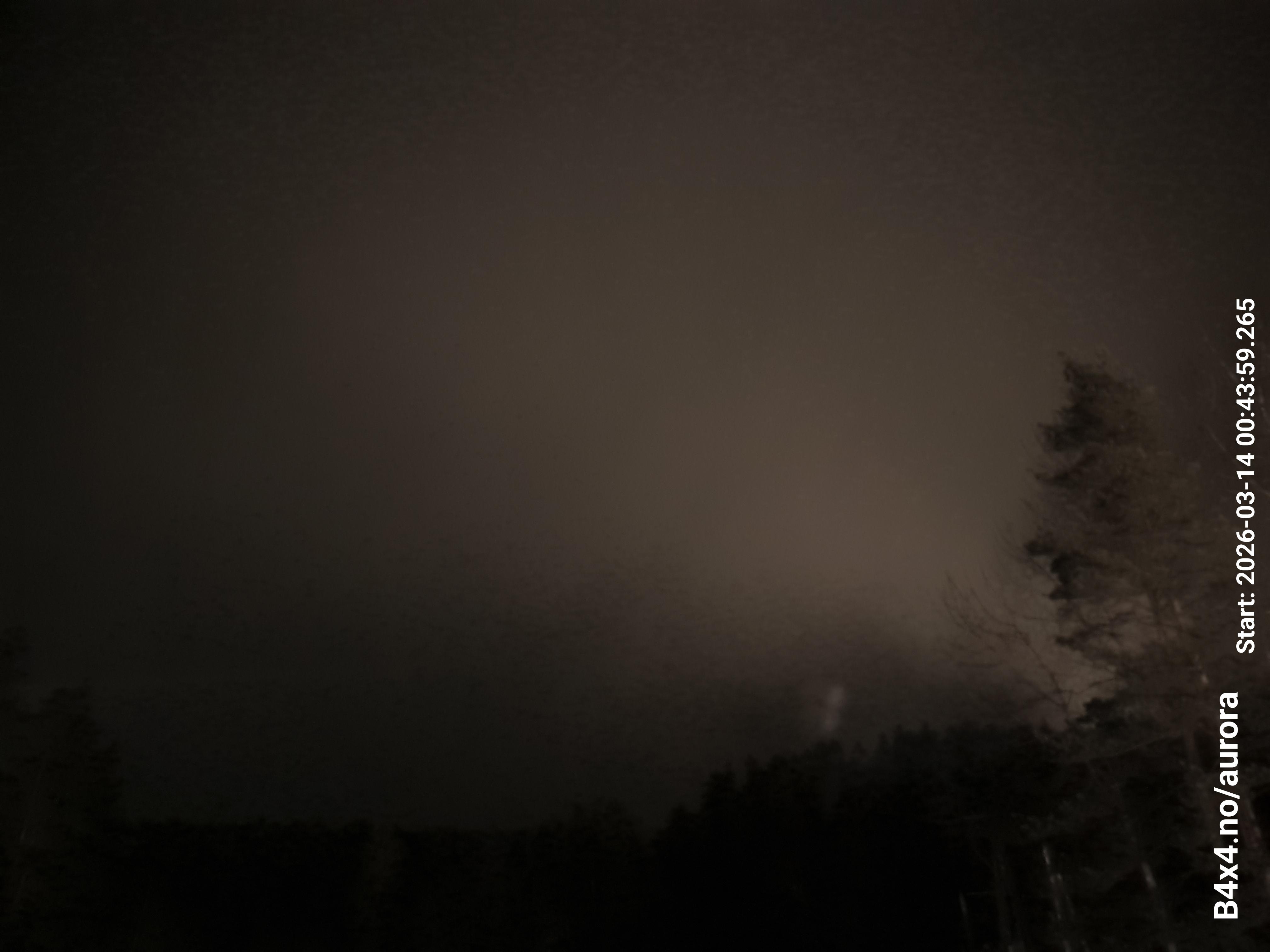 aurle_20260314_004415_lys35_star50_KP05_ISO1000_Lukker15.jpeg