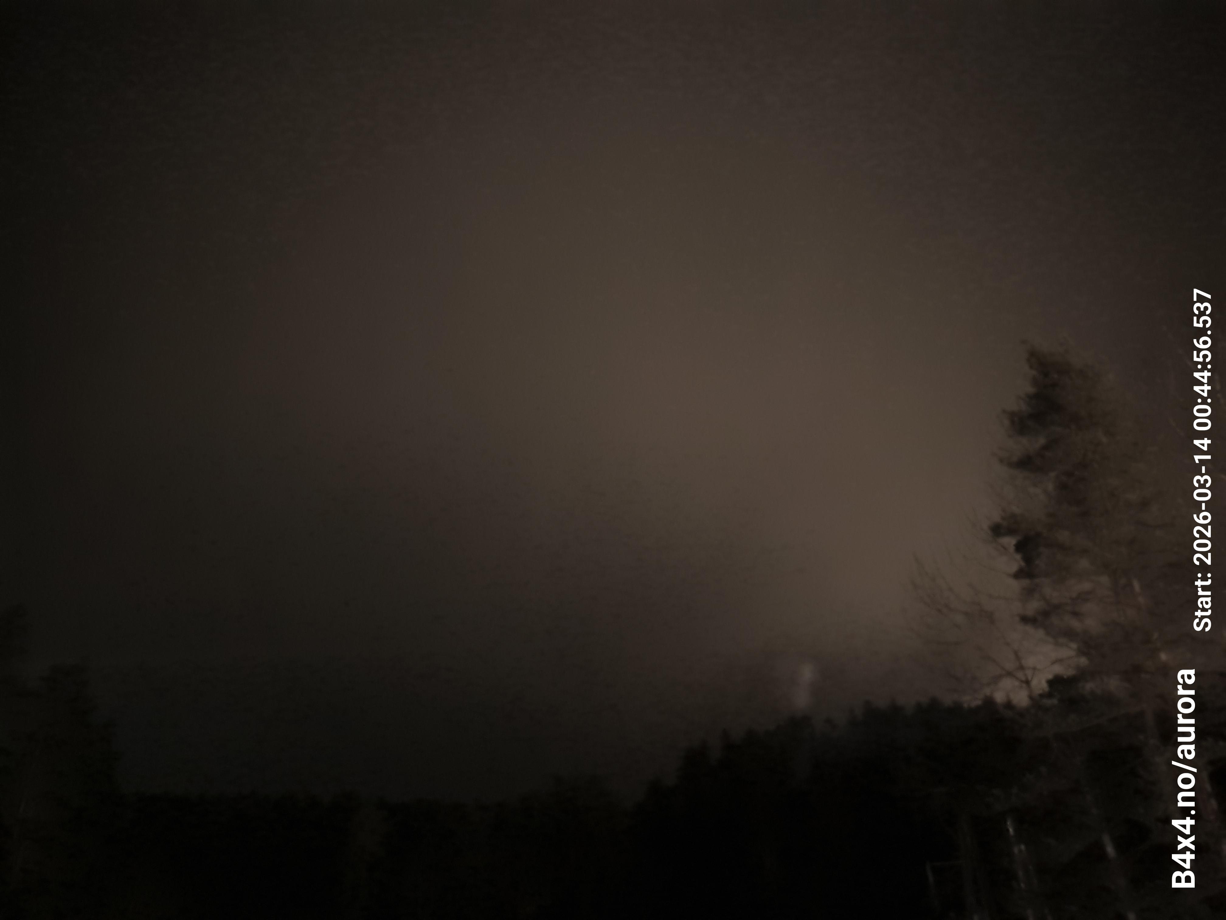aurle_20260314_004512_lys37_star50_KP05_ISO1000_Lukker15.jpeg