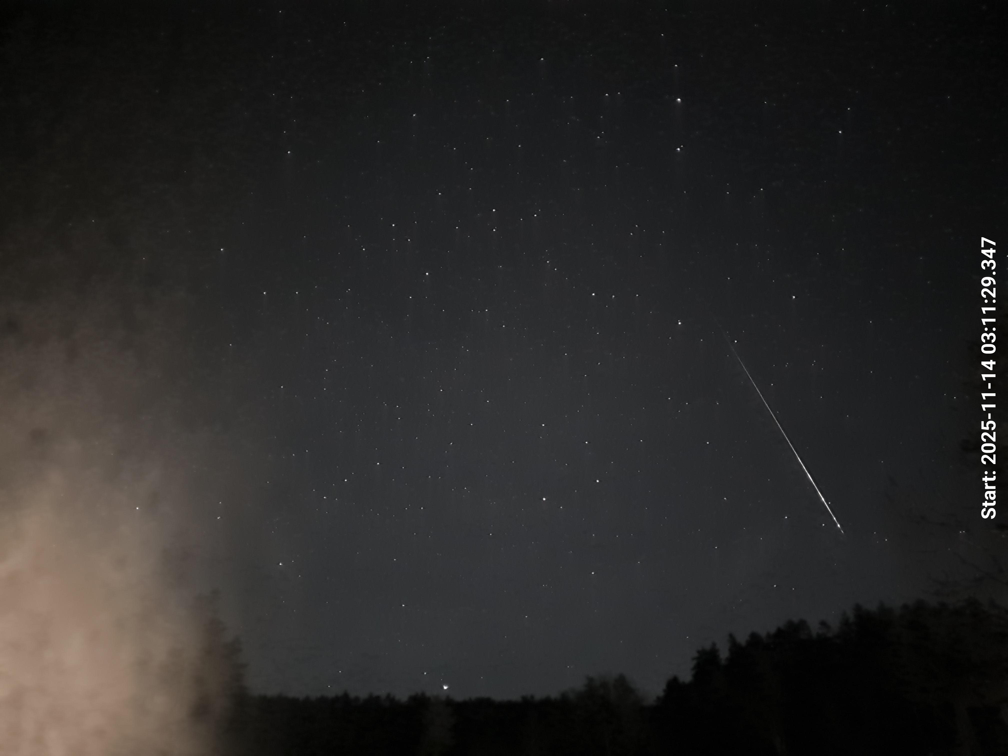 aurle_20251114_031145_lys40_star50_KP02_ISO1000_Lukker15.jpeg