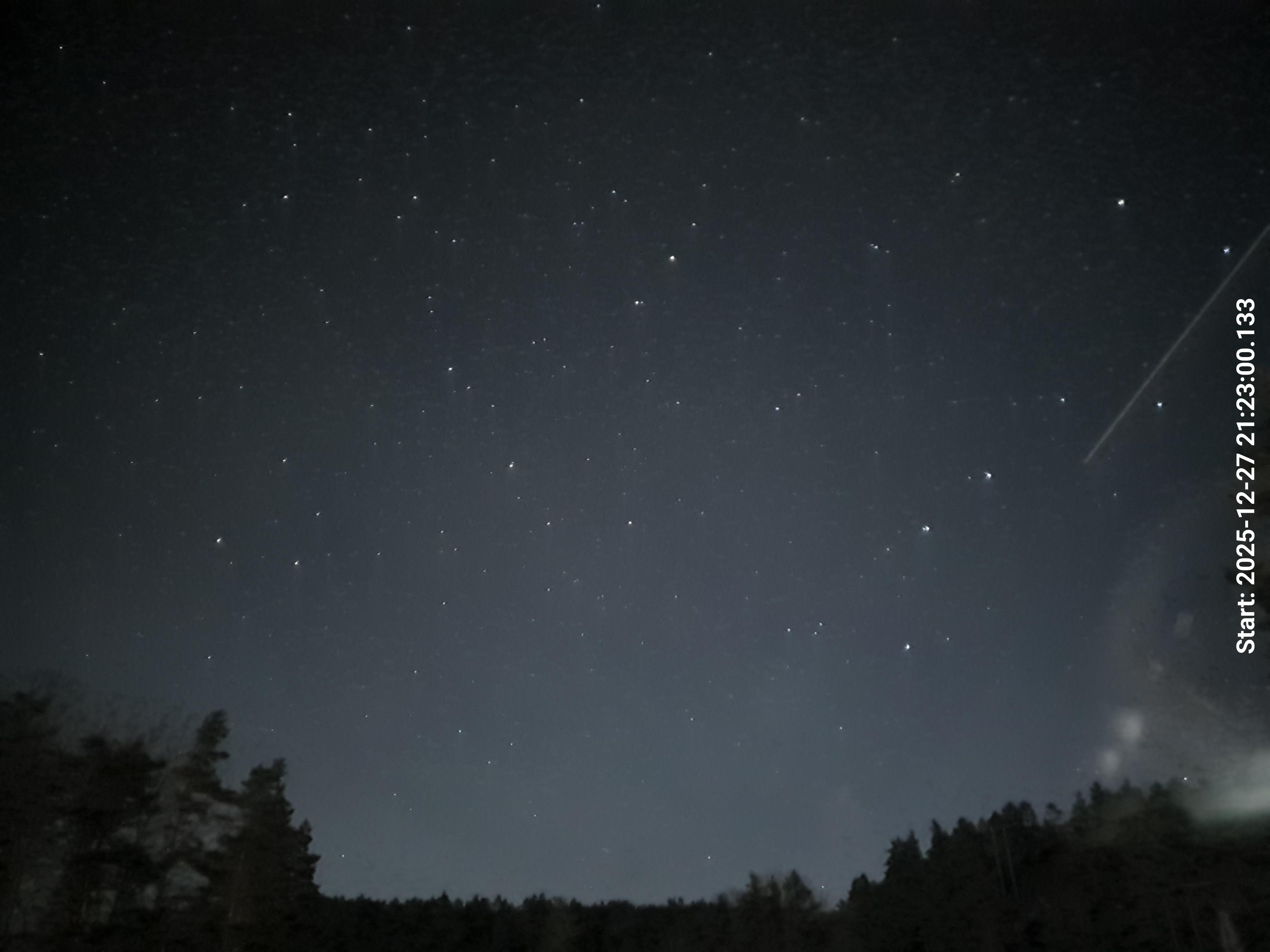 skyle_20251227_212309_lys45_star50_KP01_ISO1600_Lukker8.jpeg