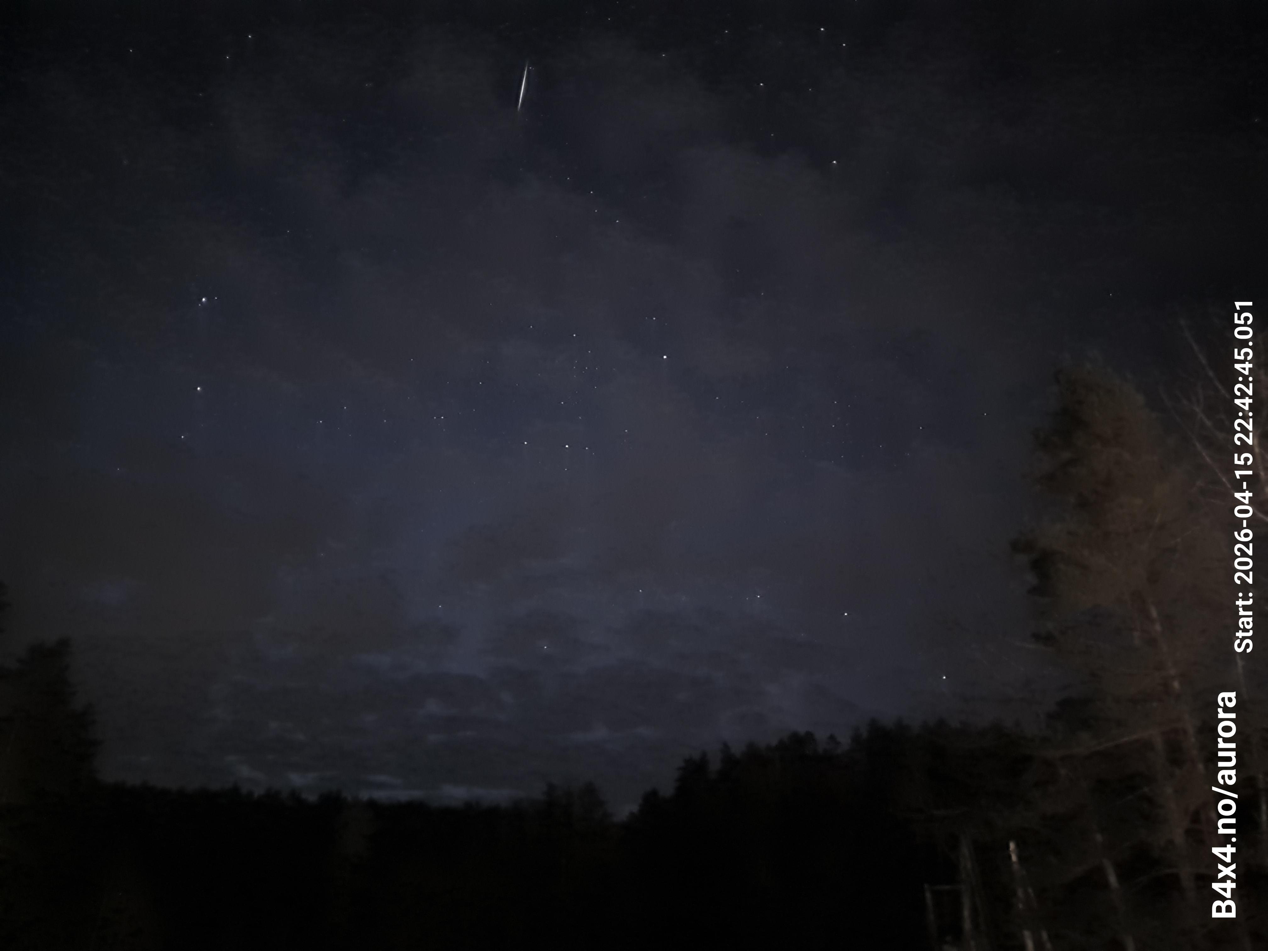 aurle_20260415_224301_lys31_star50_KP02_ISO1000_Lukker15.jpeg