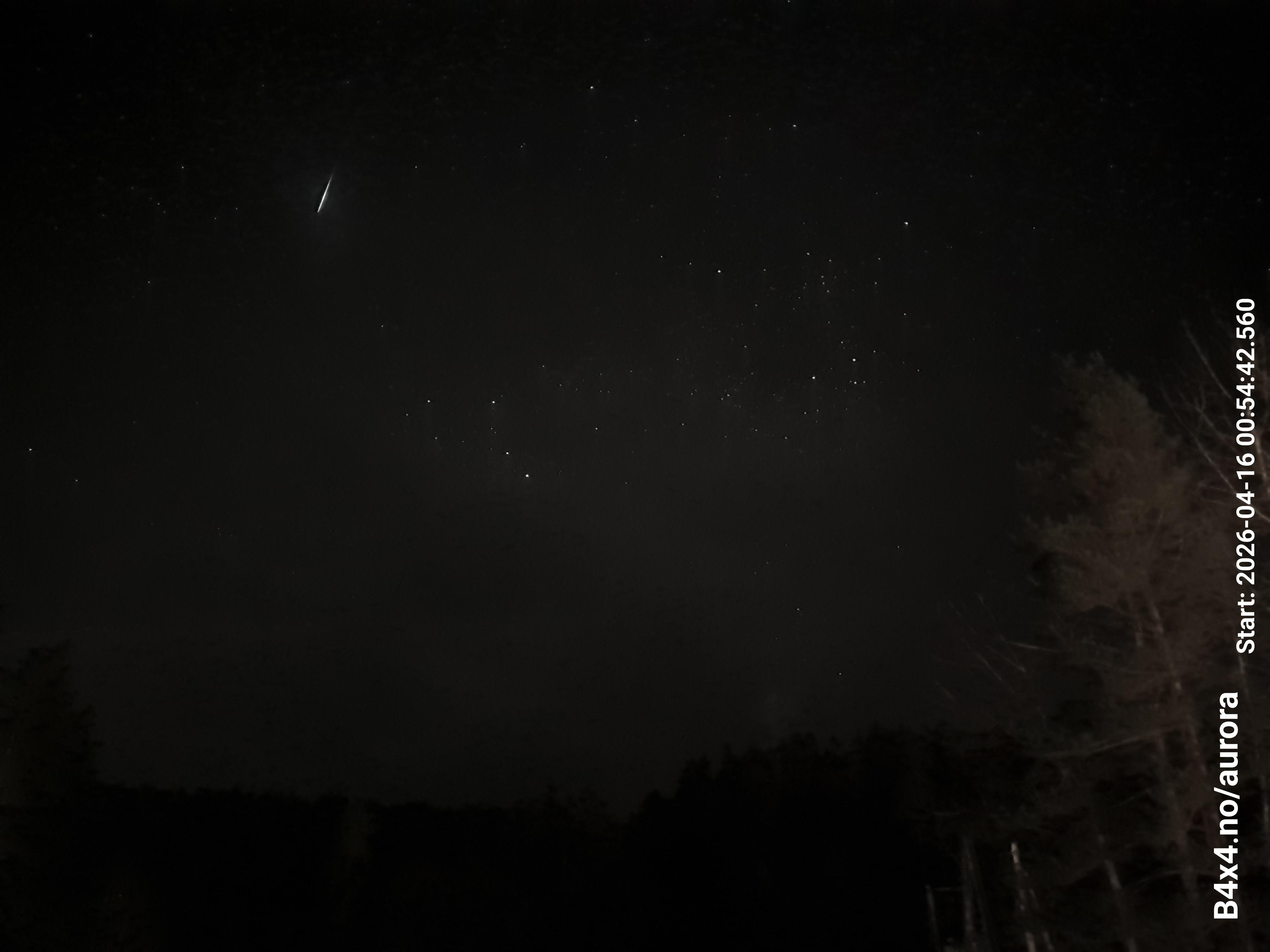 aurle_20260416_005458_lys15_star50_KPX_ISO1000_Lukker15.jpeg