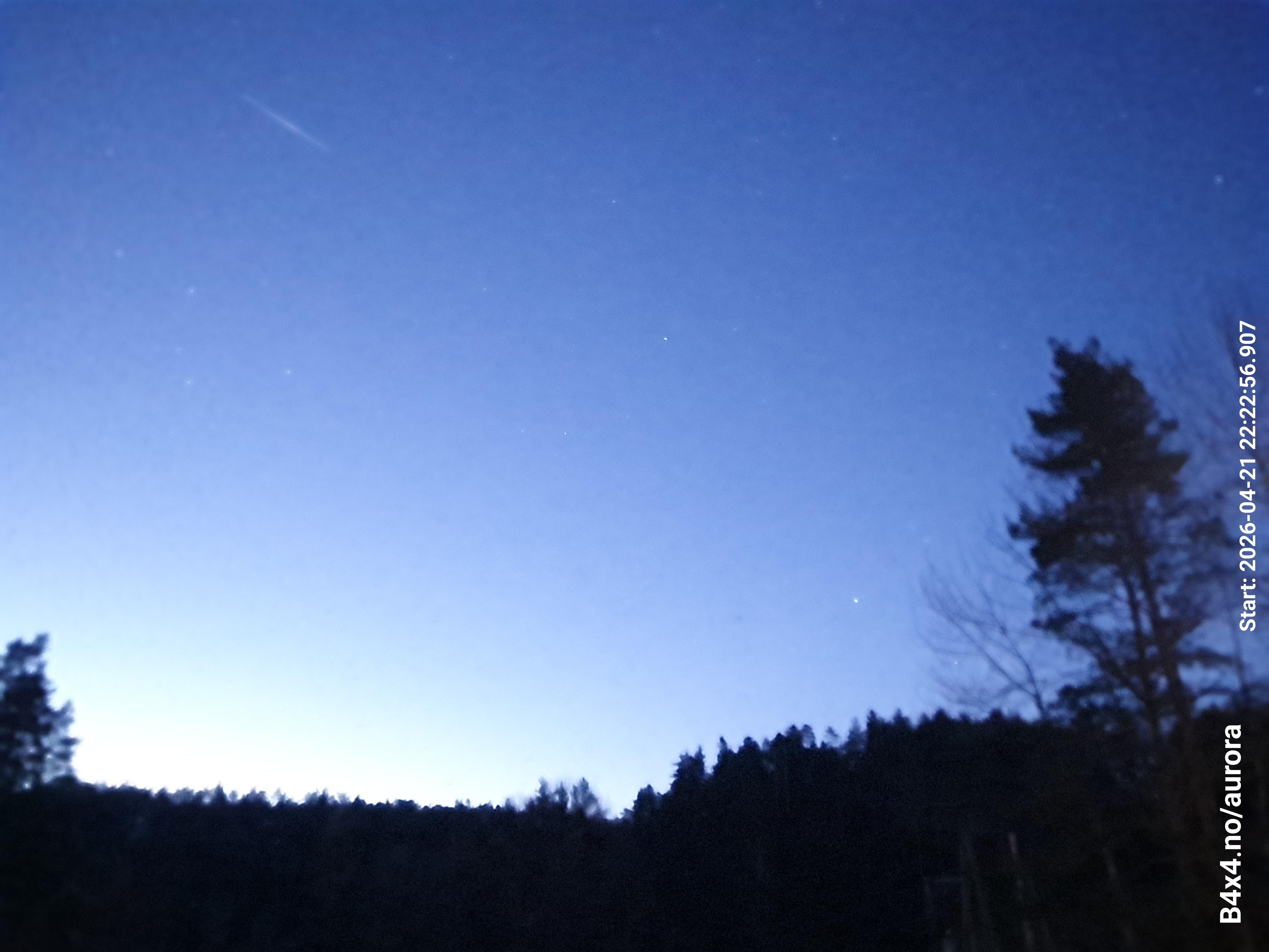 aurle_20260421_222313_lys113_star50_KP01_ISO1000_Lukker15.jpeg