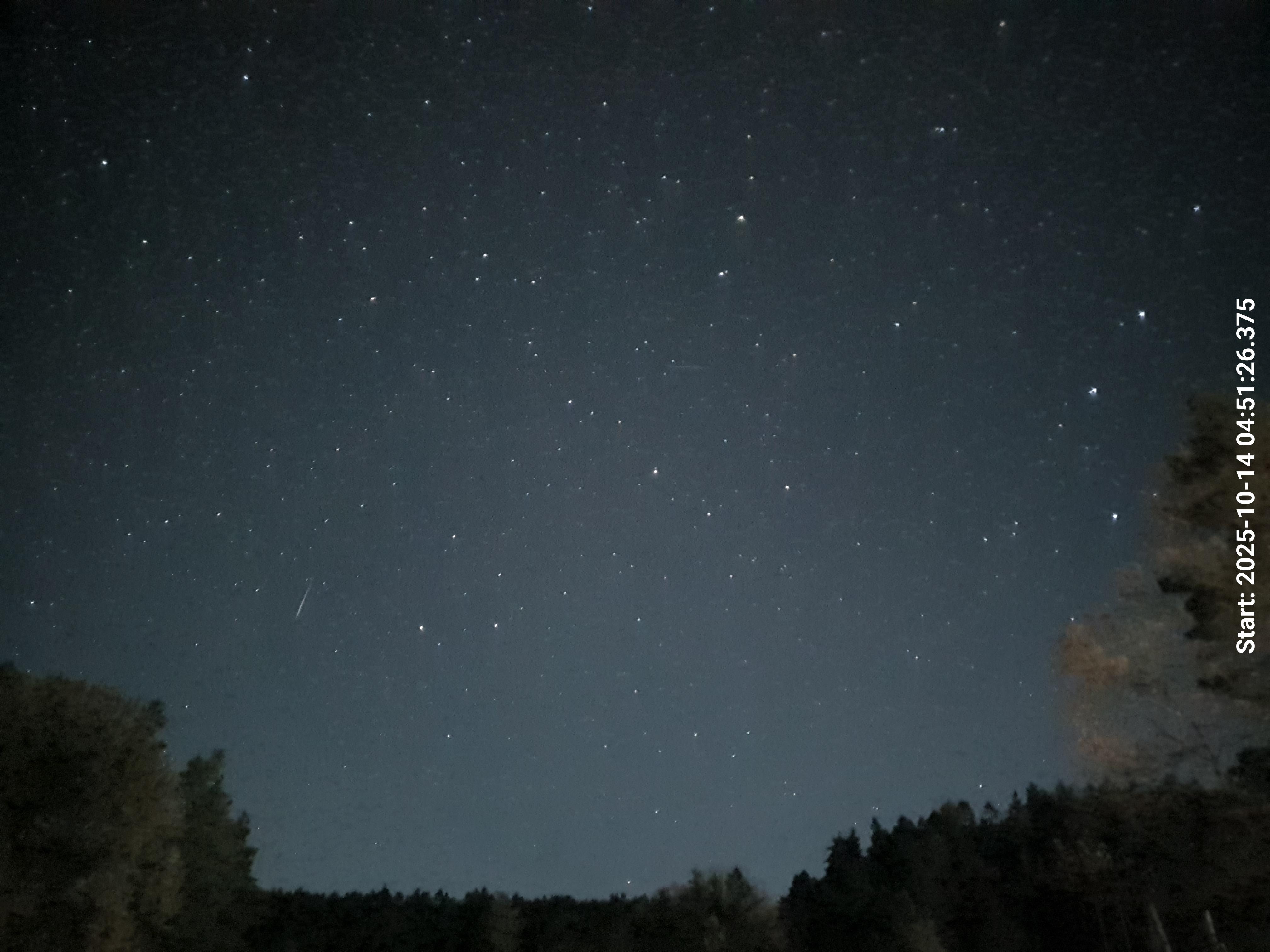 skyle_20251014_045135_lys49_star50_KP03_ISO2500_Lukker8.jpeg